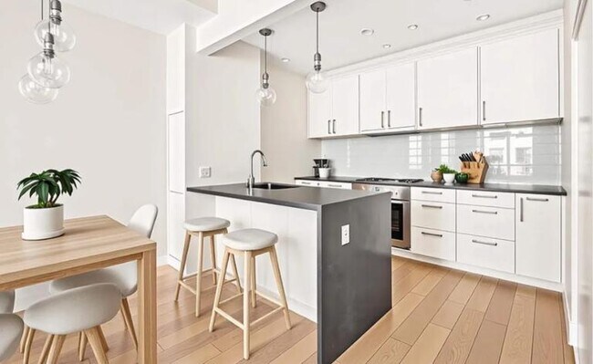 property at 160 E 22nd St