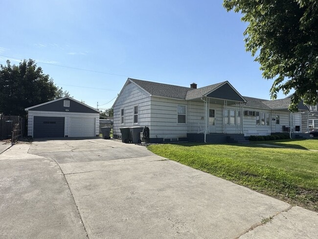 516 Goethals Dr in Richland, WA - Building Photo - Building Photo