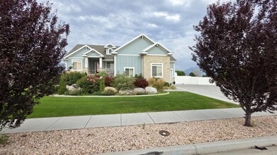 2236 N 2400 W in Farr West, UT - Building Photo - Building Photo