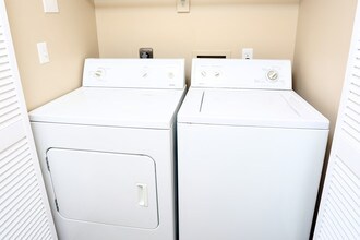 Westbrooke Apartments in West Des Moines, IA - Building Photo - Interior Photo