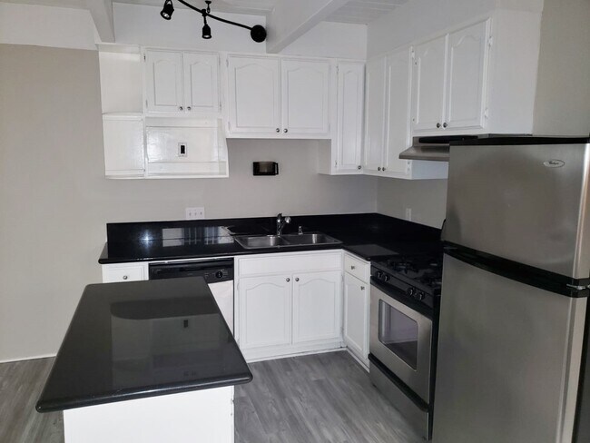 136HAM in Beverly Hills, CA - Foto de edificio - Building Photo