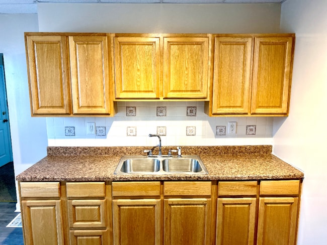 568 Conrad Ave in Charleroi, PA - Building Photo - Building Photo