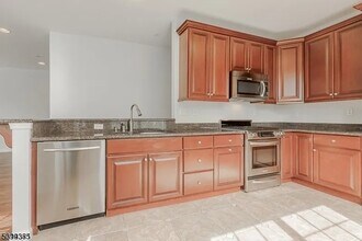 75 Swing Bridge Ln in South Bound Brook, NJ - Building Photo - Building Photo