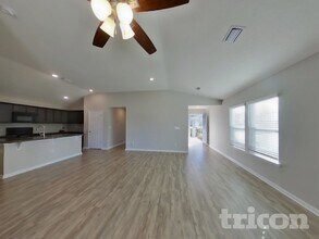 8096 Hind Wy, Unit A4-528 in Jacksonville, FL - Foto de edificio - Building Photo