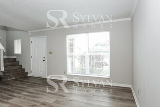 2214 Rolling Oak Dr in Indianapolis, IN - Building Photo - Building Photo