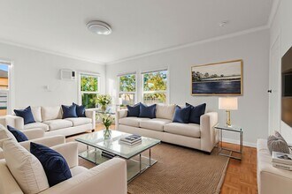 518 N Genesee Ave, Unit 518 in Los Angeles, CA - Foto de edificio - Building Photo