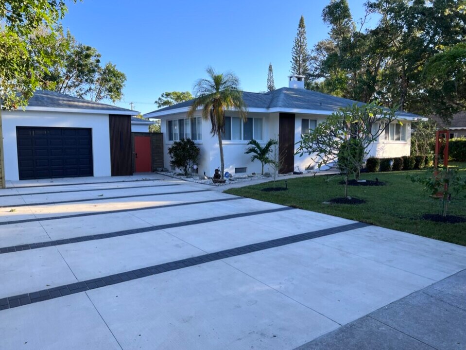 1233 14th St in Sarasota, FL - Building Photo