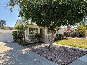 3664 Lomina Ave in Long Beach, CA - Building Photo - Building Photo