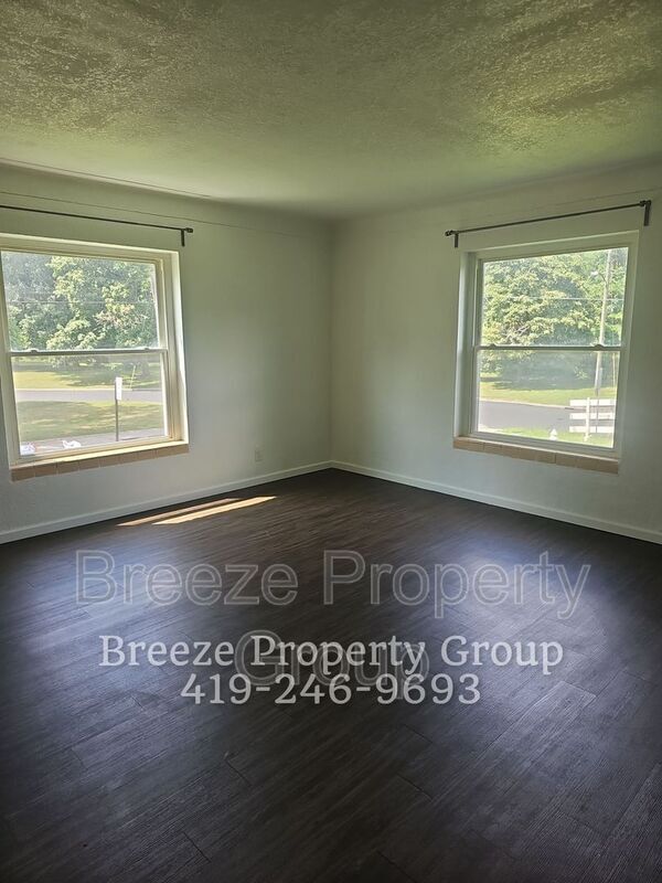 2356 Torrey Hill Dr in Toledo, OH - Building Photo - Building Photo