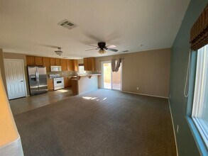 9127 S Black Beauty St in Las Vegas, NV - Building Photo - Building Photo