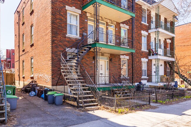 6874-6882 De Lanaudière St in Montréal, QC - Building Photo - Building Photo
