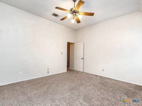 1810 Ramona Cir in San Marcos, TX - Foto de edificio - Building Photo