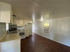 8219 McDaniel Dr in North Fort Myers, FL - Building Photo - Building Photo