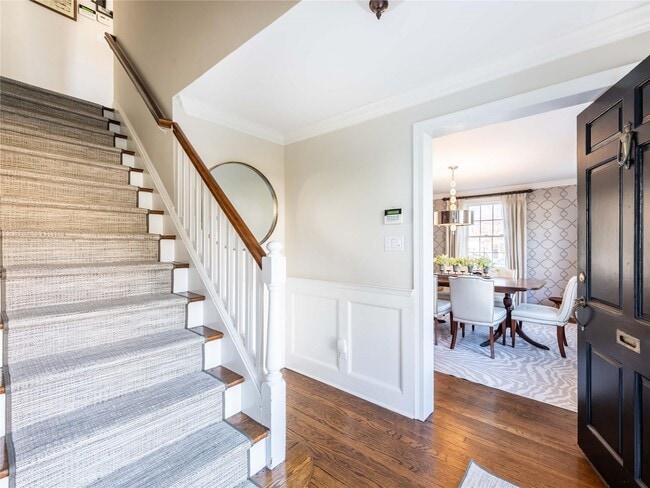 99 Thayer Rd in Manhasset, NY - Building Photo - Building Photo