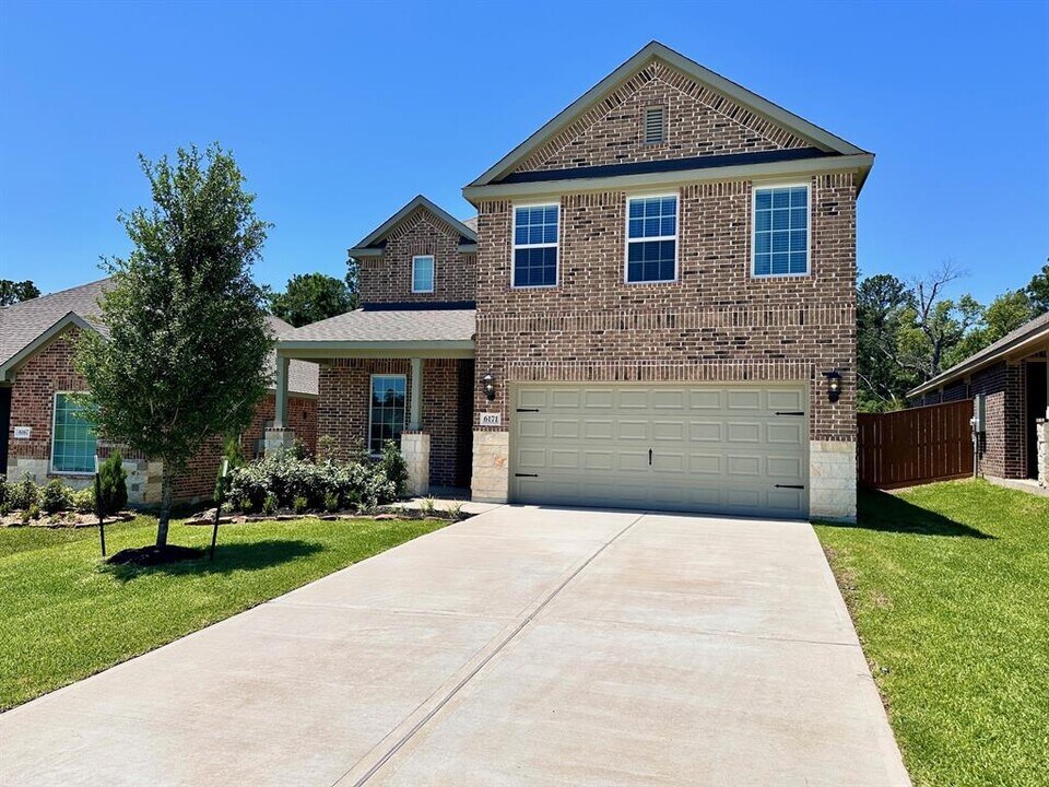 6171 White Spruce Dr in Conroe, TX - Foto de edificio