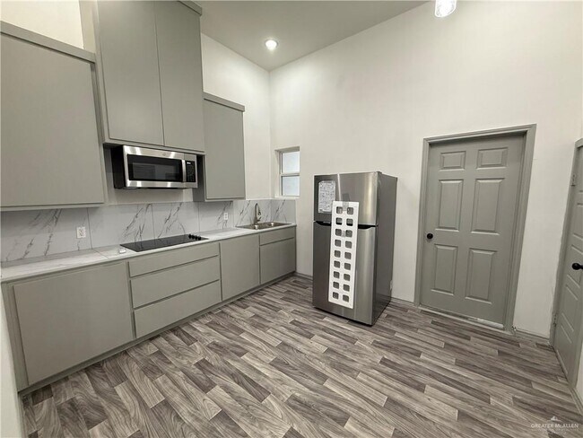 3 Miller Ave in Mission, TX - Building Photo - Building Photo