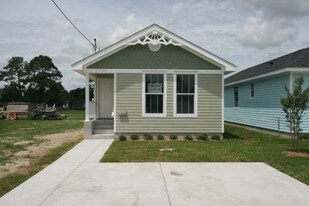 1720 Huey P Long Ave in Gretna, LA - Building Photo