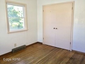 1614 W 4th St in Cedar Falls, IA - Building Photo - Building Photo
