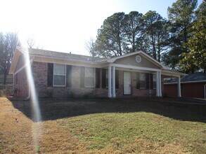 6805 Blue Bird Dr in Little Rock, AR - Building Photo - Building Photo