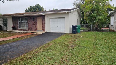 12320 SW 105th St in Miami, FL - Building Photo - Building Photo