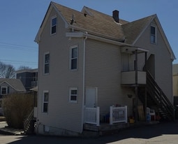 608 Wood Ave, Unit 1 in Woonsocket, RI - Building Photo