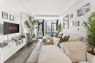 300 Harrison Ave in Boston, MA - Building Photo - Building Photo
