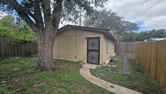 212 Placid Dr in San Antonio, TX - Building Photo