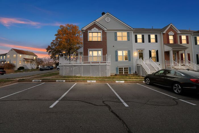 15663 Viewpoint Cir in Montclair, VA - Building Photo