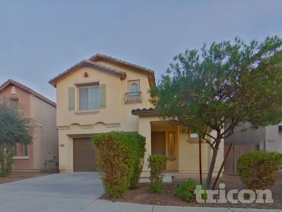 12042 W Fillmore St in Avondale, AZ - Building Photo