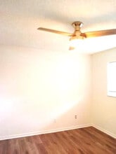 6300 NW 62nd St in Tamarac, FL - Foto de edificio - Building Photo