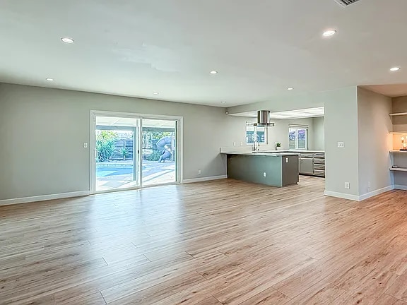 property at 1253 Buckingham Dr