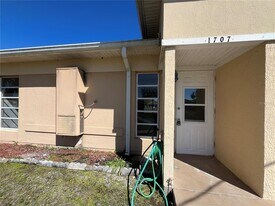 1707 Club Cir in Lakeshore, FL - Building Photo