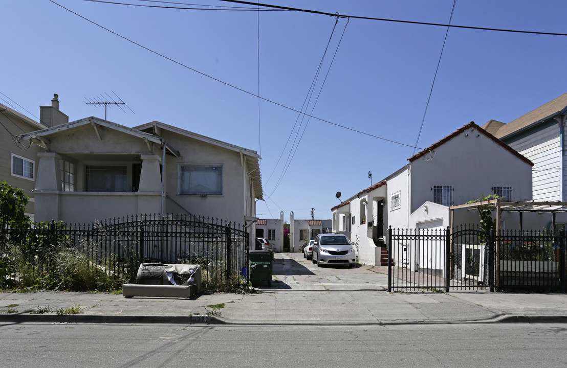 837-843 30th St in Oakland, CA - Building Photo