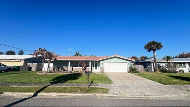 4841 N Banana River Blvd in Cocoa Beach, FL - Building Photo - Building Photo