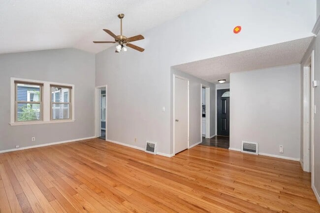 3247 Benjamin St NE in Minneapolis, MN - Building Photo - Building Photo