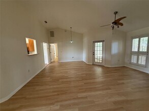 5015 SW 78 Way in Gainesville, FL - Foto de edificio - Building Photo