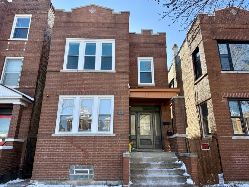 2543 W 39th Pl in Chicago, IL - Building Photo