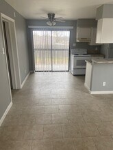 Parkview Apartments in Elgin, TX - Building Photo - Building Photo