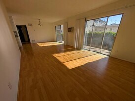 1338 N Gardner St in Los Angeles, CA - Building Photo