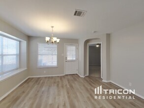 622 Lynx Mountain in San Antonio, TX - Building Photo - Building Photo