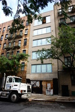 459 W 44th St in New York, NY - Foto de edificio - Building Photo