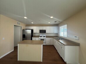 16069 Papago Pl in Victorville, CA - Building Photo - Building Photo