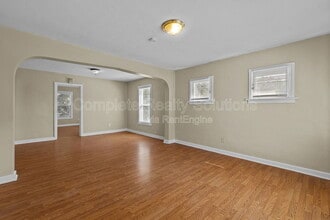 7157 Garesche Ave in Jennings, MO - Building Photo - Building Photo