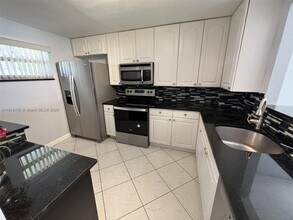 1200 NW 87th Ave in Coral Springs, FL - Building Photo - Building Photo