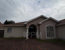 3318 Champagne Ln in Brownsville, TX - Building Photo