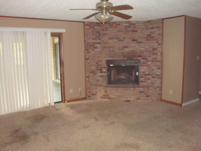 1504 Coach St in Deridder, LA - Building Photo - Building Photo