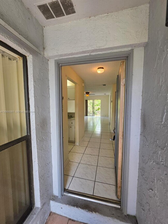 7959 NW 41 Ct in Fort Lauderdale, FL - Building Photo - Building Photo