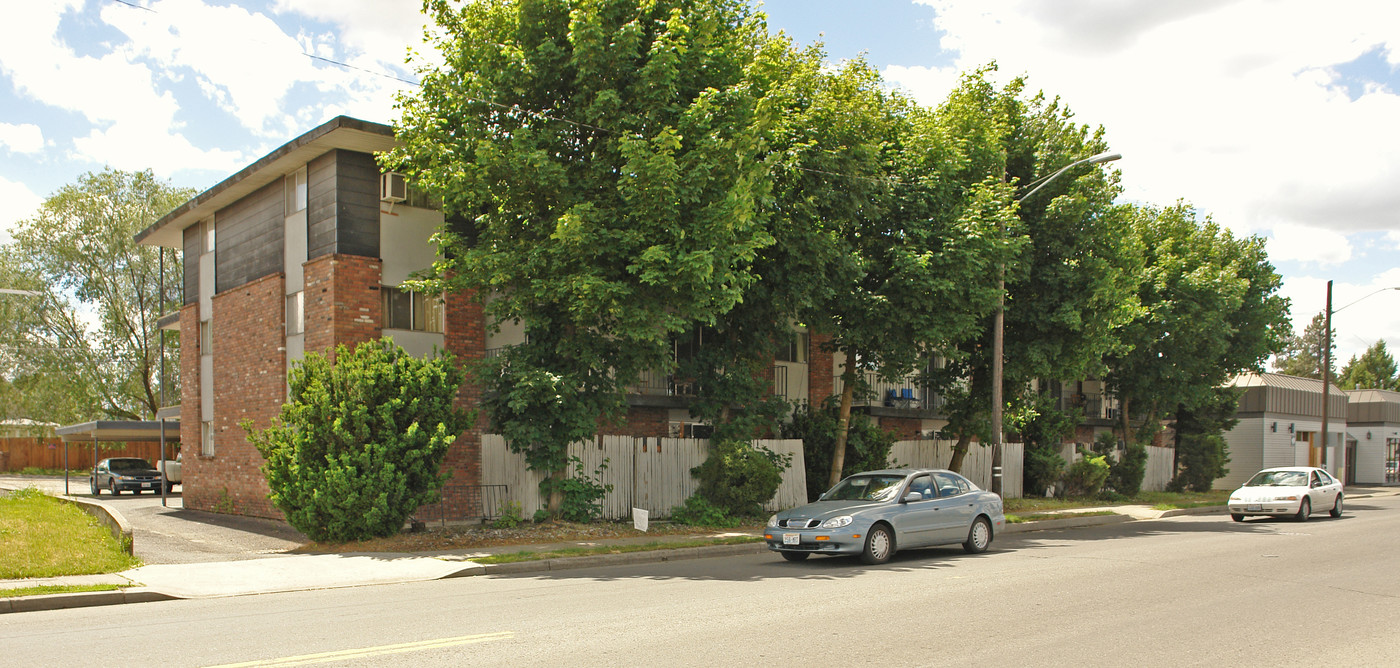 1033 W Garland Ave in Spokane, WA - Building Photo