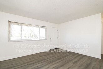 130 Elm St in Roseville, CA - Building Photo - Building Photo
