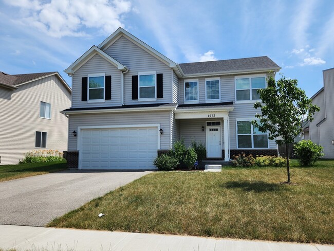 property at 1912 Carlton Dr